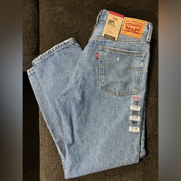 NWT Levi’s Cropped Jeans - Picture 4 of 8